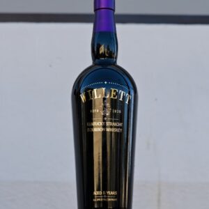 Discover the rich, smooth taste of Willett 8Year Wheated Bourbon. Aged for 8 years, this small-batch bourbon features flavors of caramel, vanilla, and toffee, with a mellow oak finish, perfect for sipping or mixing in your favorite whiskey cocktails.