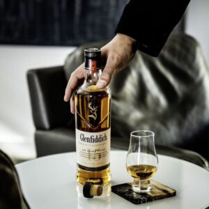 Buy Glenfiddich 15, Glenfiddich 15 Year Solera Reserve, Single Malt Scotch, Buy Glenfiddich Whiskey, Speyside Whiskey, Best Single Malt Scotch whiskey.